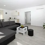 Apartments Močići * Mocici
