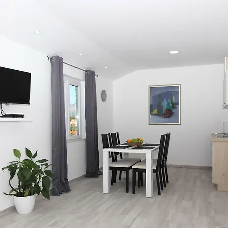 Apartments Mocici *