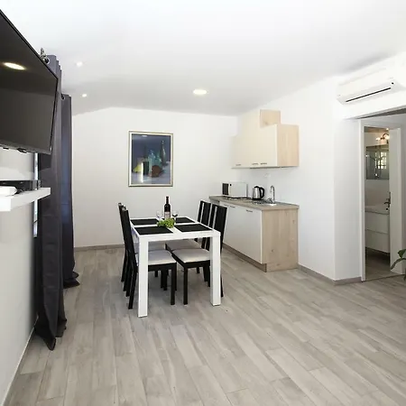 Apartments Mocici *