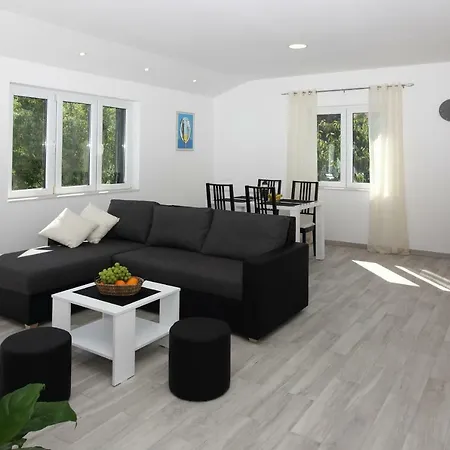 Apartments Mocici * Močići
